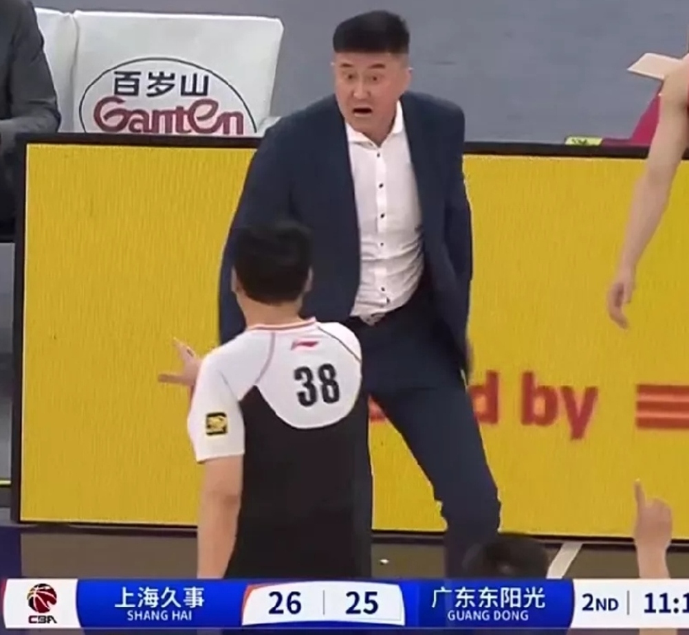 快船队季后赛出局，主帅宣布引咎辞职，她的来源拥有论坛.